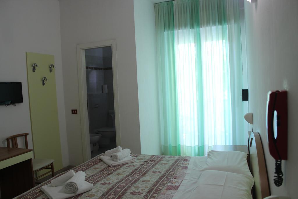 Hotel Santini Rimini Zimmer foto
